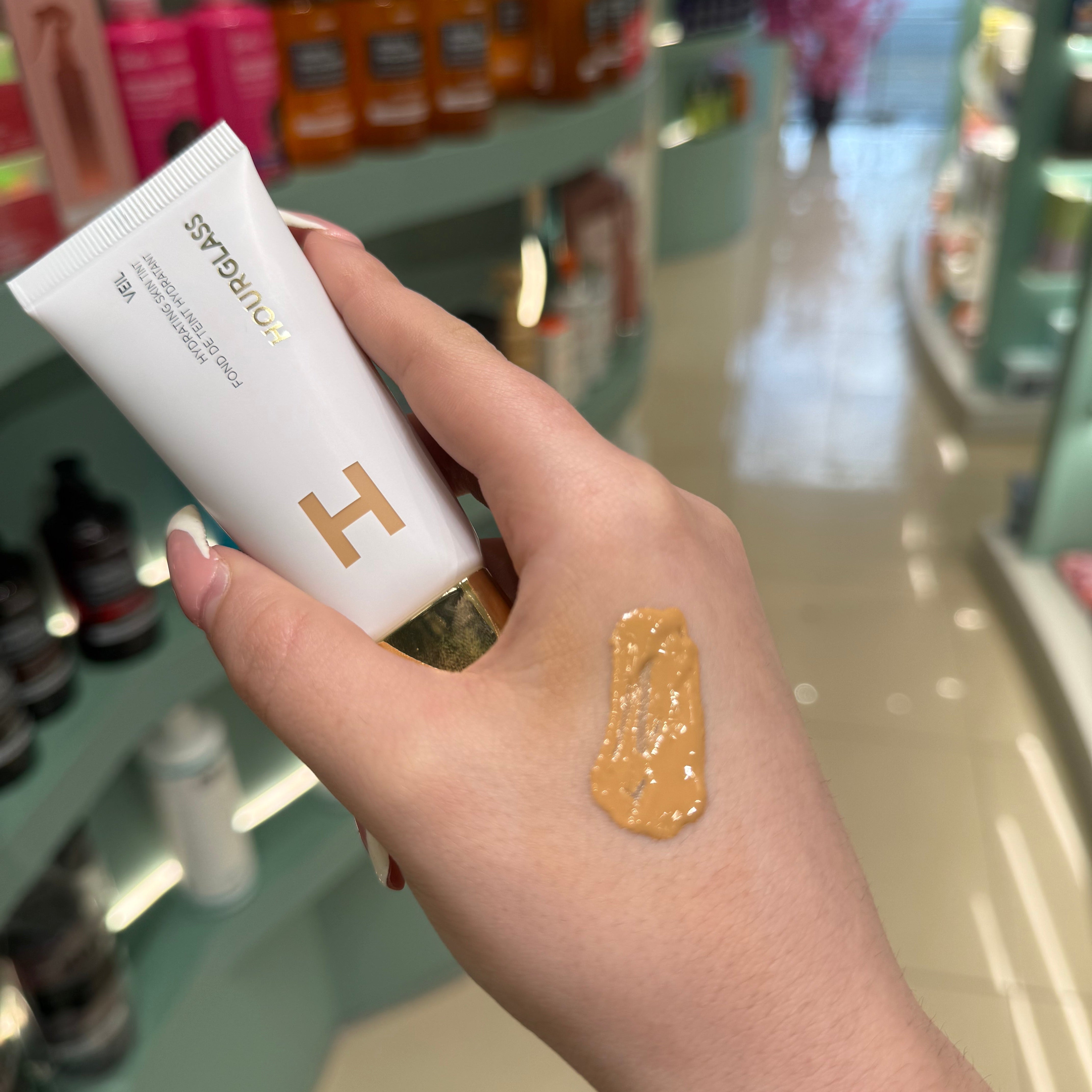 Hourglass Veil Hydrating Skin Tint N9