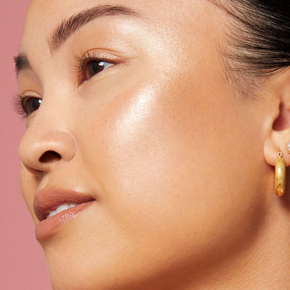 Rare Beauty Positive Light Liquid Luminizer Illuminator - Mesmerize (Pa Kuti/Pa Sticker ngjyre)
